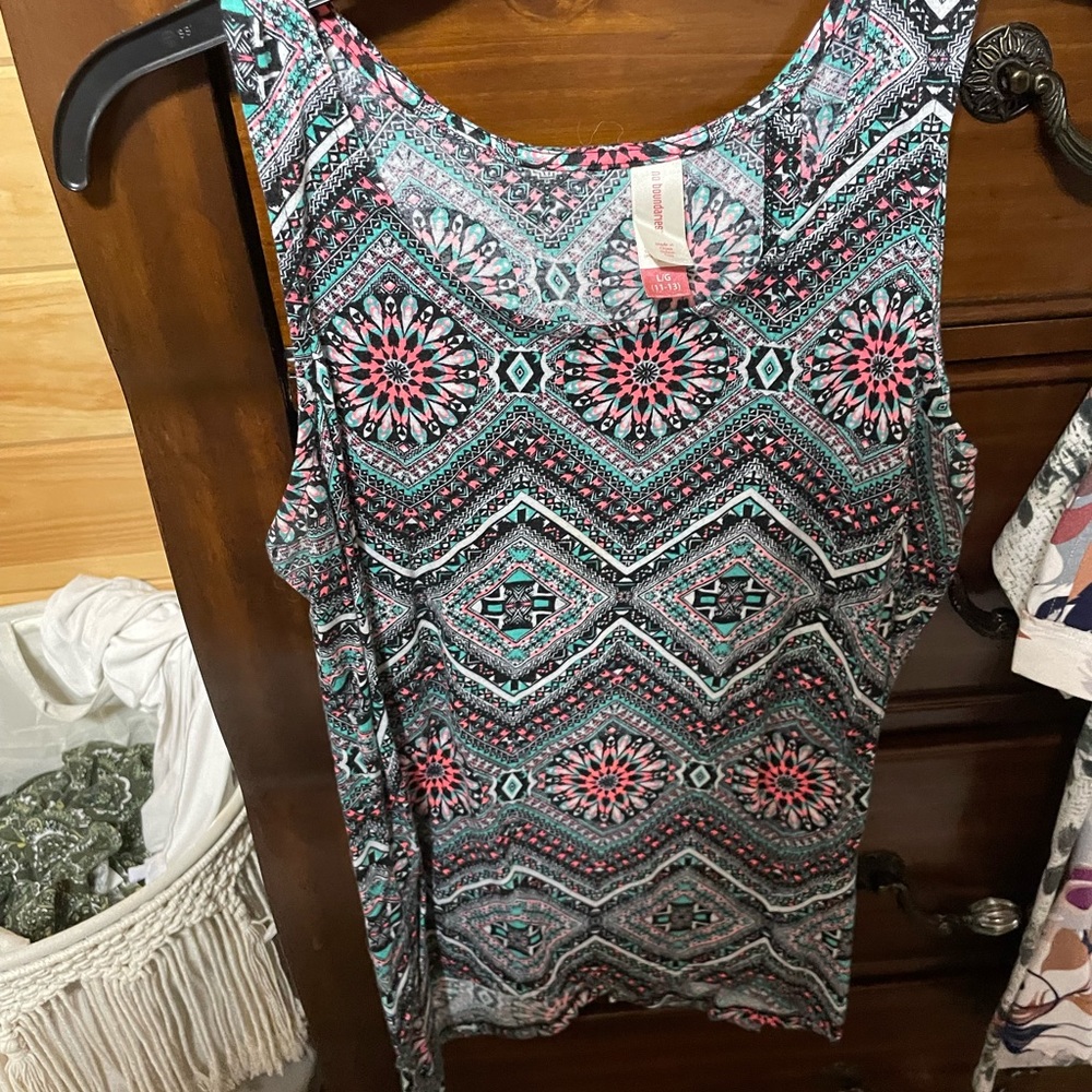 Tank top with split on the back